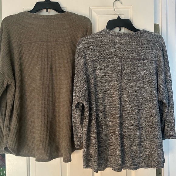 2 Sonoma Waffle-weave Button-down Tops. XL. - Picture 4 of 6